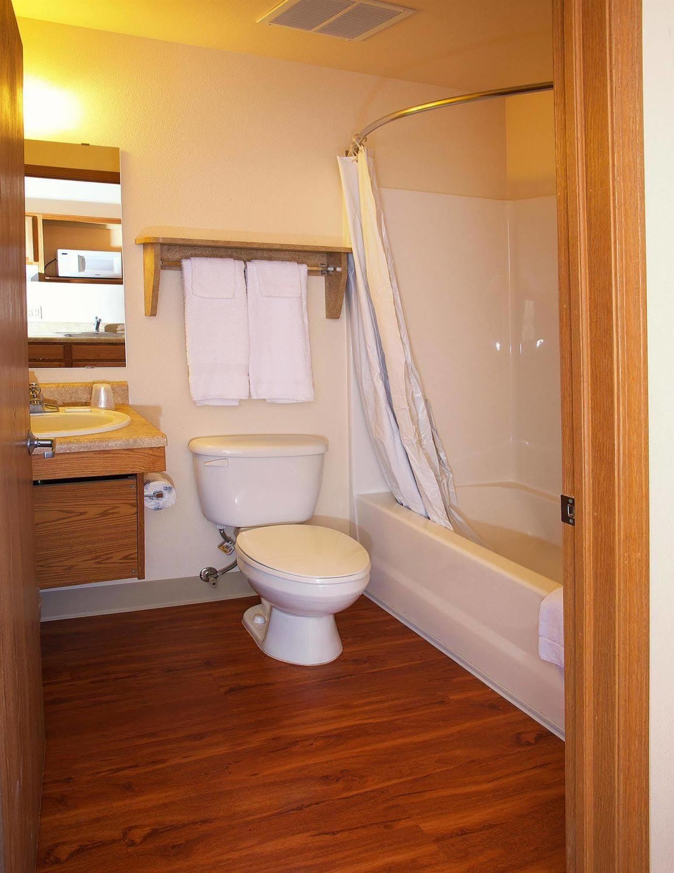 Extended Stay America Select Suites - Oklahoma City - Bethany Hotel 2*